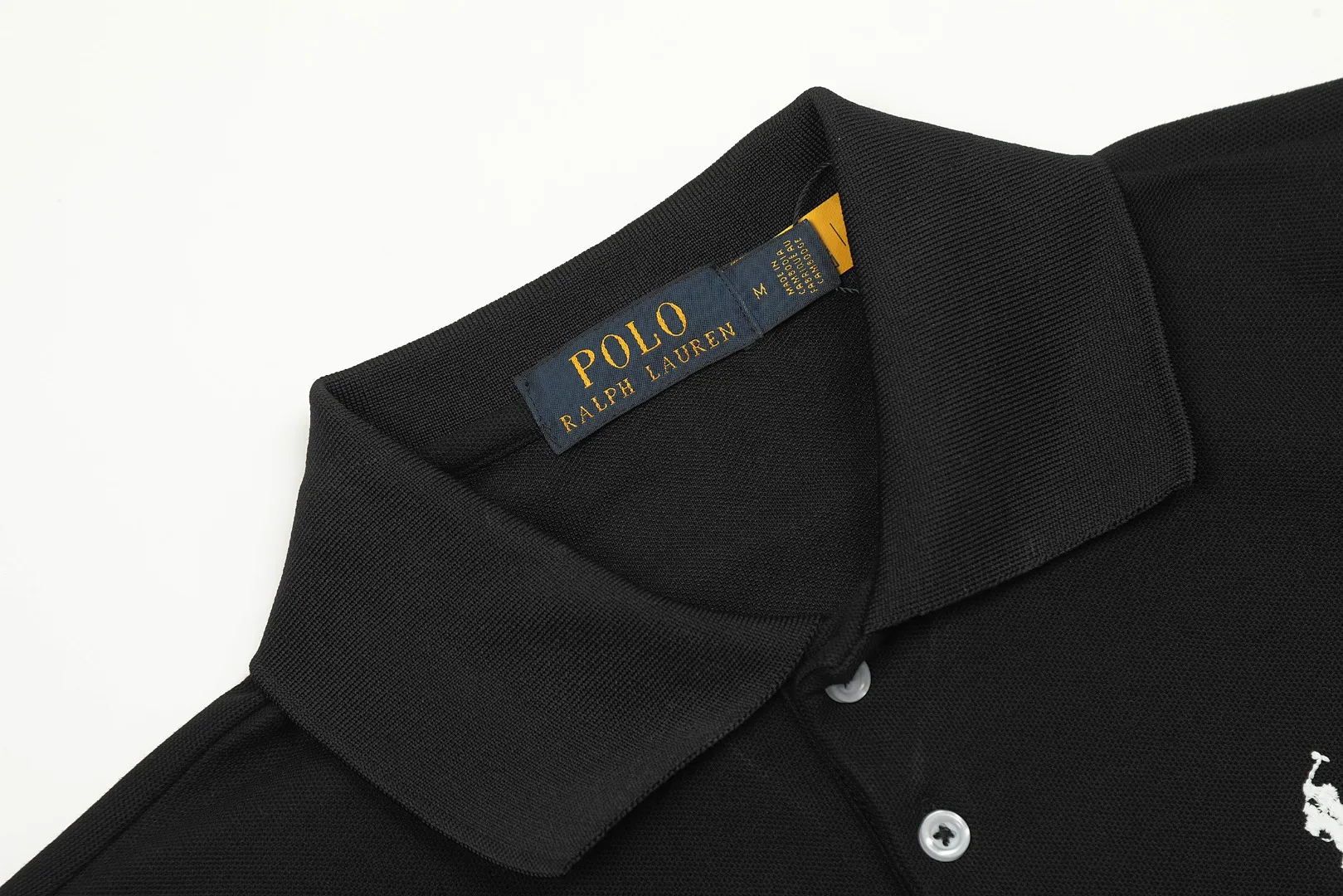 🅿️152 "Top quality" Style number: DS004# (not off the shelves all year round) [Ralph Lauren classic pony embroidered lapels women's slim fit POLO short sleeves] ✅Ralph Lauren Ralph Lauren classic basic women's all-match slim fit POLO short sleeves ✅Main supplier platform live broadcast Wholesale entities Replenish when out of stock Not off the shelves ✅ZP quality 1:1 pattern making Scan the code to enter the GF website Z cabinet quality ✅Details and quality are the only one in Guangzhou. Imported pique fabrics focus on high-end and cost-effective. Needless to say good quality. ✅The version is restored to the original order. The maximum size can be worn up to 130 pounds. Loose, comfortable and stress-free.